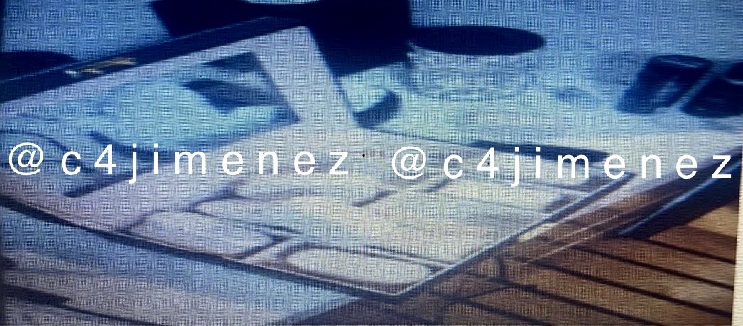 EXTORSIONAN a EMPLEADA DOMÉSTICA… y SE LANZA DESDE BALCÓN
Un sujeto llamó por tel y engañó a la joven en este edifico de Bosques de Las Lomas @AlcCuajimalpa
La hizo entregar $, relojes…
Cuando la dueña descubrió, la empleada se asustó y se aventó del balcón
<a href="/FiscaliaCDMX/">Fiscalía CDMX</a> indaga