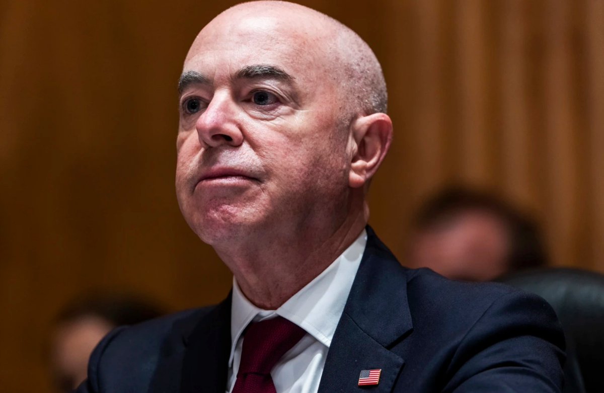 Homeland Security Chief: Americans Who Don't Trust Government Are Biggest Terror Threat - today on the Liberty Report:
ronpaulinstitute.org/archives/featu…