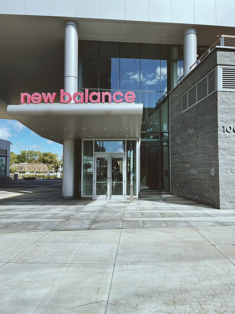 Iantunes113's tweet photo. Got invited to be a part of a panel at the New Balance HQ 🙏🏽

Very insightful &amp; fun experience. Nice change of environment for myself as well https://t.co/nwFwDEdmsj