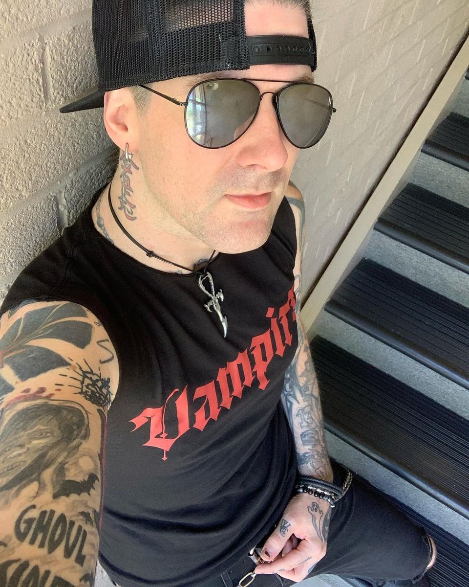 VampireFreaks's tweet photo. Love this shot of @justarnrjunkie rocking our I'm A Vampire Top! ☠🌙🧛‍♂️

#customerphoto #alternative #vampirefreaks #vampire #altstyle #altfashion #spooky #emo #punk #alternativestore #punkrock #altstore #vampirefashion #tattoos https://t.co/3pKSaAFsjv