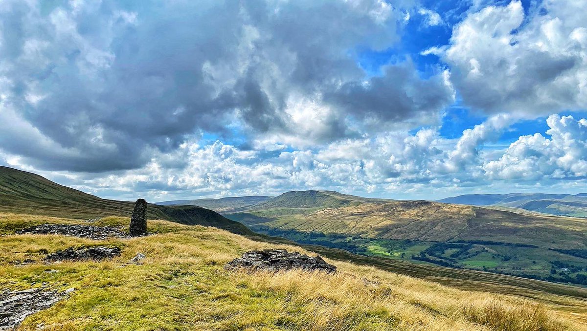 oldcrofthouse's tweet photo. #thepathlesstraveled #accessland #fellwalking #walkingadventures #nateby #bells #highpike #cumbriawalks #yorkshiredaleswalks @yorkshire_dales #walkingholiday #walkingadventures #walksfromthedoor #viewsformiles #kirkbystephen #Cumbria @VisitEden https://t.co/zsnjh3ZvWt