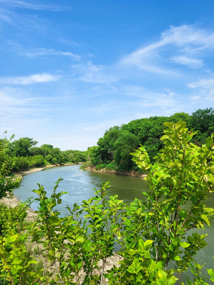 TheLoopDallas's tweet photo. Studies have shown that spending time in nature promotes health, improves immune functioning, attention restoration and stress reduction. Reap some of those benefits by visiting the Trinity Forest Trail along the Trinity River.
#TheLOOPDallas #ConnectingDallasWithDallas https://t.co/yUdszTeEa2