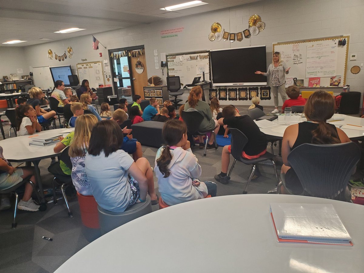 Meeting with our community partner for our entry event!! So excited to help out the library! <a href="/MichelaHughes/">Michela</a> <a href="/NSDGoodman/">Goodman Elementary</a> <a href="/MrsWesty66/">Lakyn Westermeyer</a> <a href="/magnifylearning/">Magnify Learning</a>