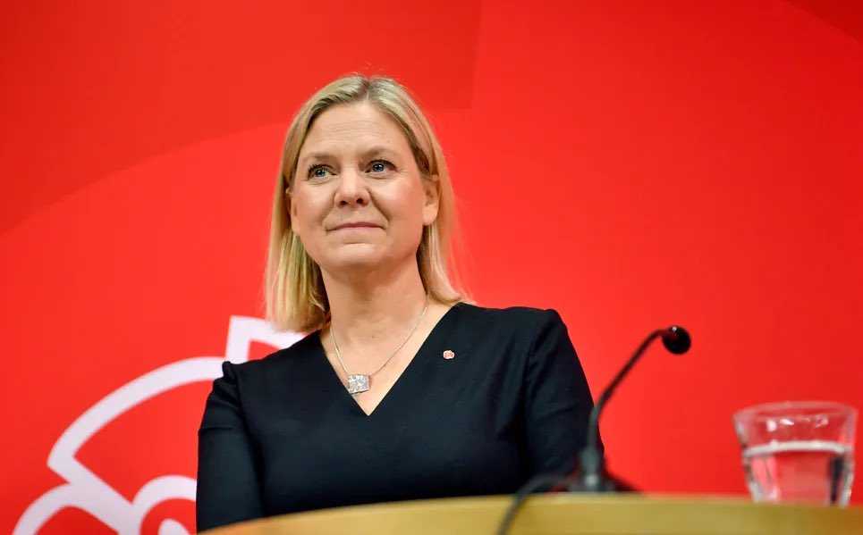AsalGM's tweet photo. Min statsminister. Min partiledare ❤️ https://t.co/in2qmiB4TO