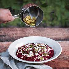 forestshowcase's tweet image. Head Chefs Warren (Woz) and Lawrie (Loz) will be @forestshowcase....hooray!!👏
Woz will be making a plant based  Knickerbocker breakfast glory &amp;amp; Loz a Beetroot borani and manoushi - a classic lebanese breakfast..delicious! 😋 #forestshowcase #deanwye #plantbased #forestofdean