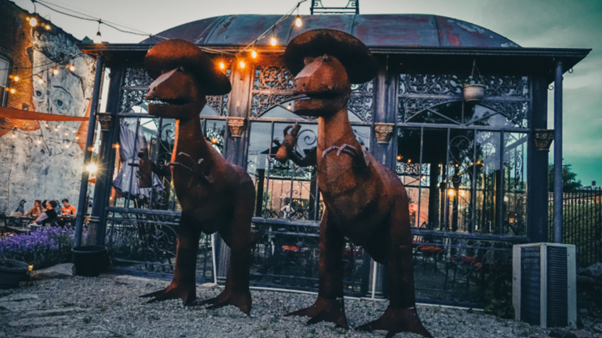 thegrovestl's tweet photo. Never stop being so awesomely quirky, Sanctuaria Wild Tapas 🤠
📷 Matt Middeke
#explorestlouis #explorestl #eatstl #stlfoodiescene #stlfood #sanctuariawildtapas #thegrovestl #grovestl https://t.co/fjXjac0BKS