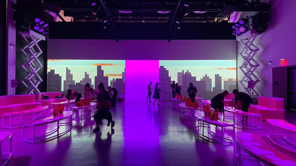 jalilwahdat's tweet photo. NFTs at NY Fashion Week 2022.

We made it madams and sers 🔥🏞 https://t.co/ngpphjrVUI