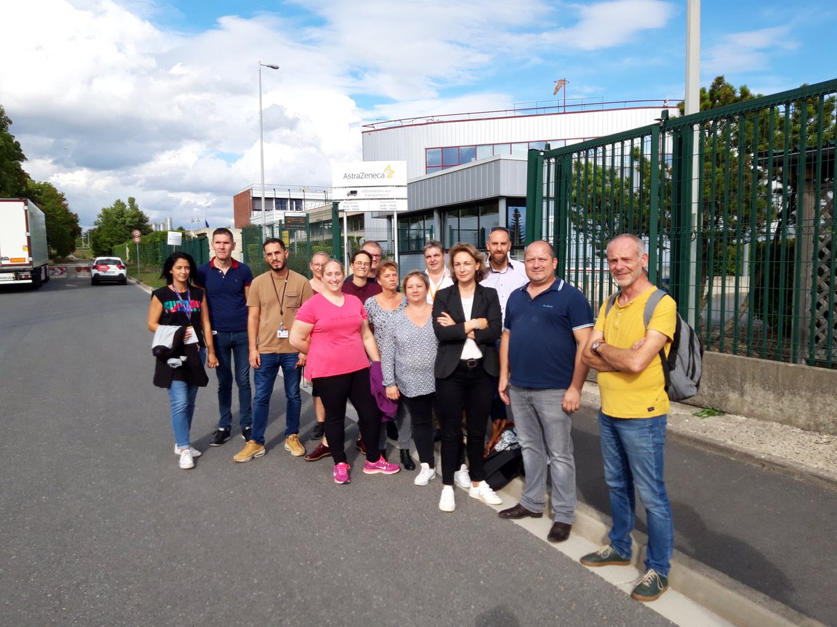 CfdtSceca's tweet photo. @MaryliseLeon et la @FCE_CFDT en soutien des salariés d'@AstraZenecaFR qui craignent l'annonce d'un prochain Plan Social ! Toute la @CFDT réunie pour défendre les emplois sur le site de la @VilledeReims https://t.co/YyUSR4VXhM
