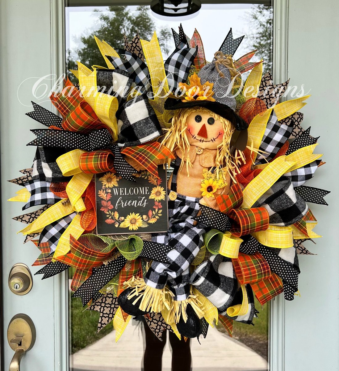 charmingdoordes's tweet photo. #wreath #whimsical #crafts #decor #decoration #decorating #interiordecorating #interiordecor #etsy #picoftheday #home #homedecor #frontdoor #handmade #homemade #ribbon #fall #autumn #WilmingtonNC #charmingdoordesigns #pumpkin #scarecrow https://t.co/z0VENmEEvw