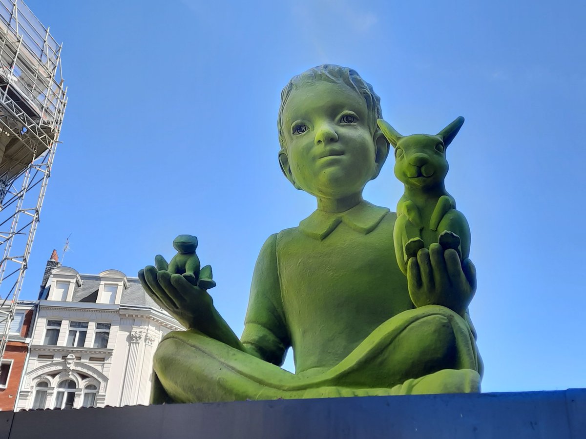 MissphotoPhie's tweet photo. La 1ère photo d'une très belle exposition à ciel ouvert : 
#utopia #lille3000 #art #sculpture #kimsimonsson #statue #artlovers #photography #photographie #lille https://t.co/OQWIwrOSK4