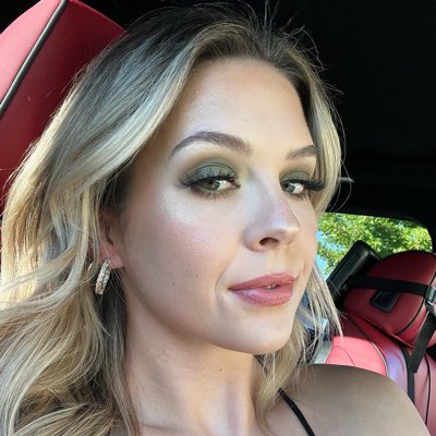 ThatOneGurl_'s tweet photo. #NewProfilePic https://t.co/tAr9xSEYK0