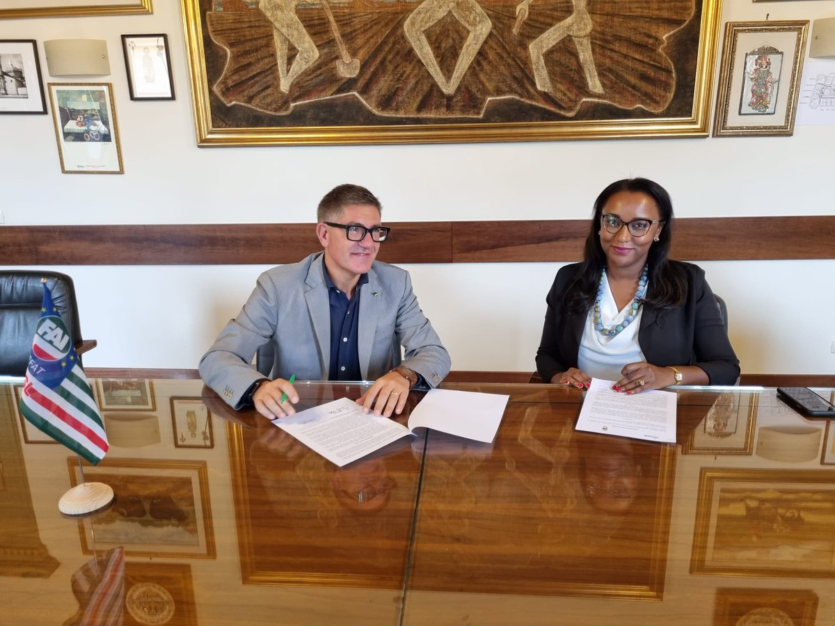 AnolfNazionale's tweet photo. Siglato protocollo #ANOLF e #FAI Cisl #accoglienza #diritti dei lavoratori #bilateralità, fondi #interprofessionali, non dimenticando le #donne #braccianti, soprattutto se di origini immigrate, dove troviamo tutti i più terribili elementi delle nuove forme di sfruttamento. https://t.co/GgjN5ITu9C