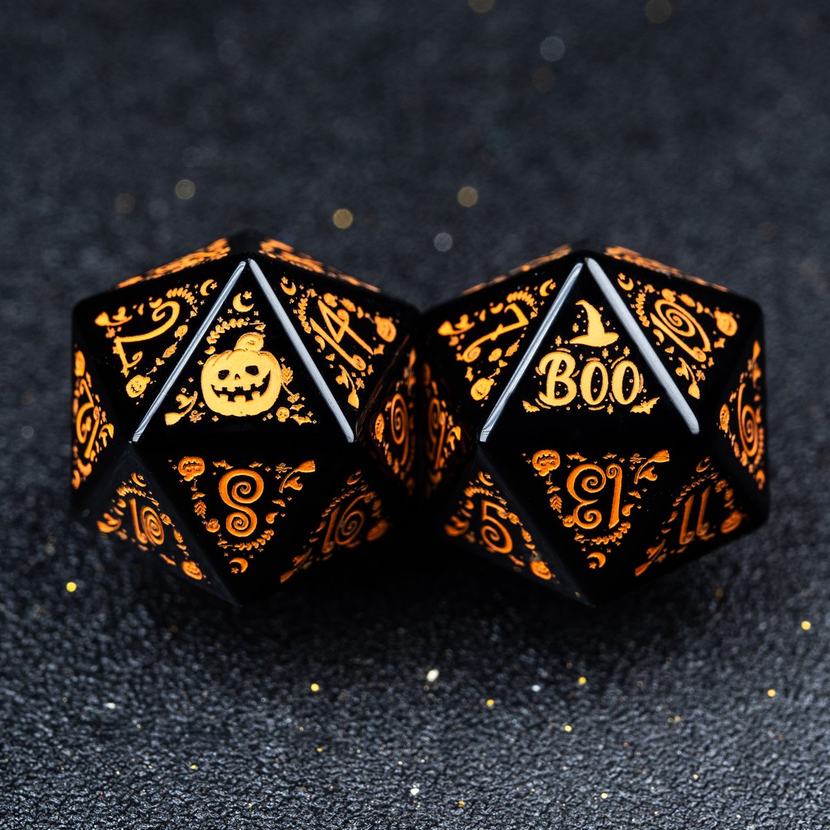 urwizards's tweet photo. New dice set for this Halloween🎃👻 Made by natural obsidian stone.

#dnd #dice #dungeonsanddragons #ttrpg #TTRPGs #Halloween https://t.co/AVTE54L4sB