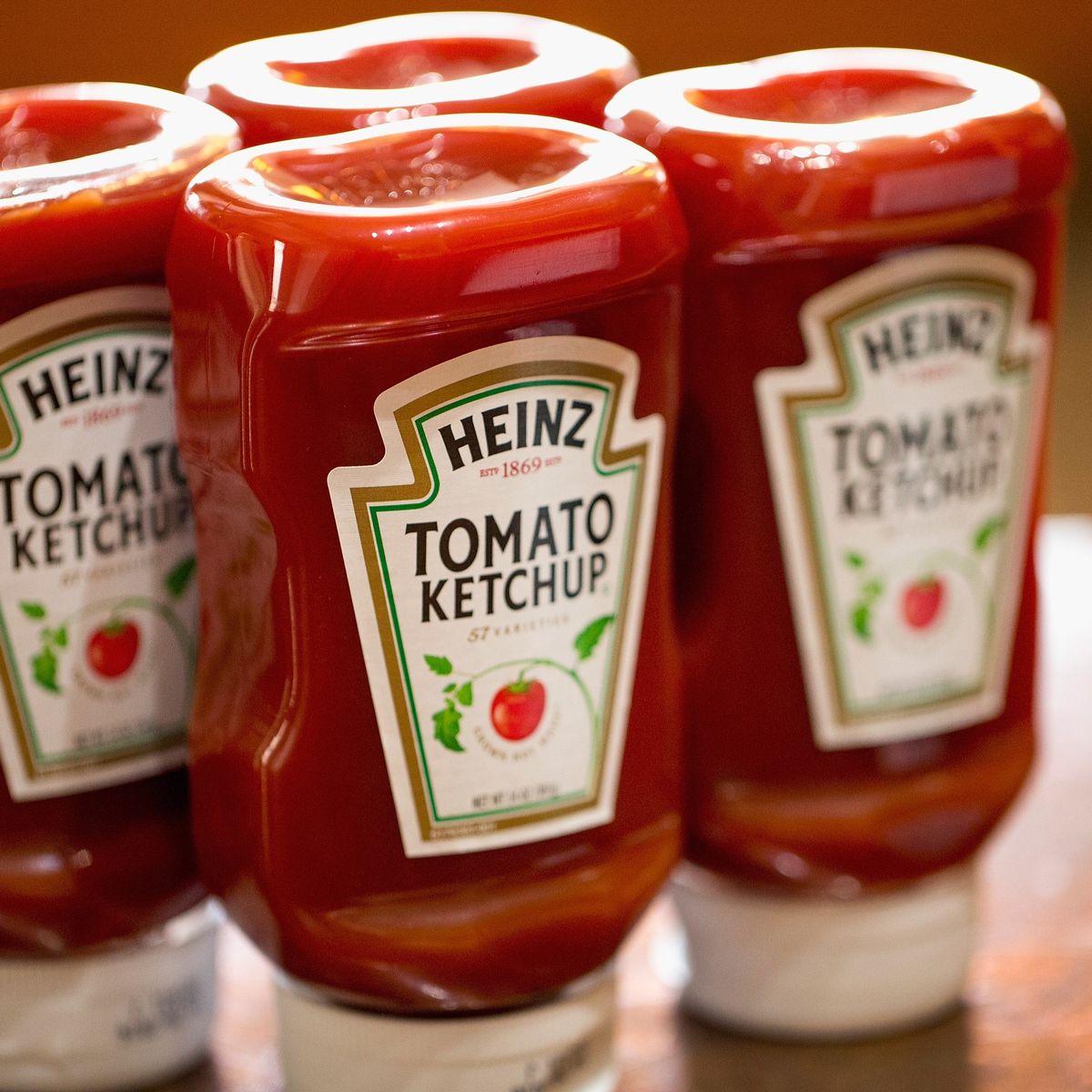 Heinz forced to change classic ketchup bottles following death of the Queen

ow.ly/s1SN50KJgnn

#heinz #QueenElizabeth #Funeral #London