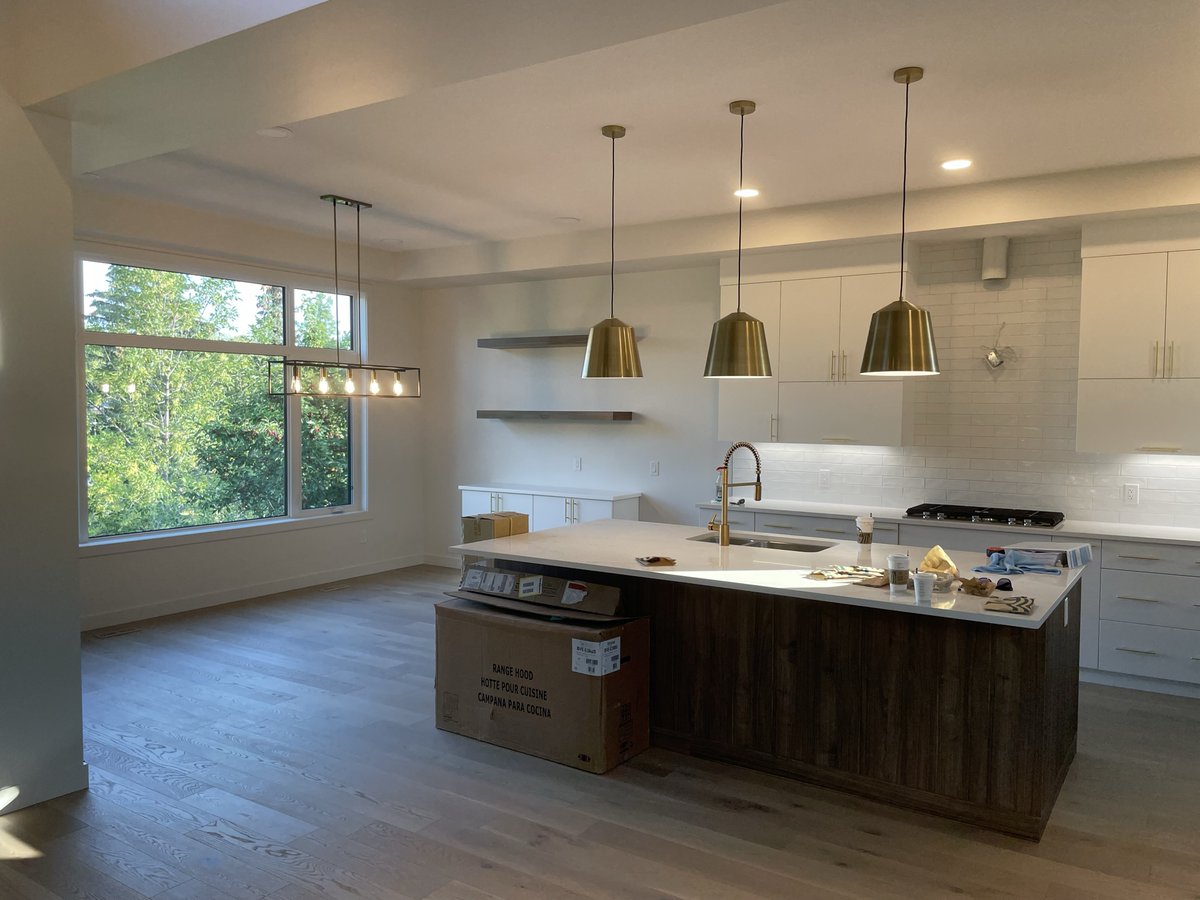 LegacySignature's tweet photo. Getting some fall views of the river from this gorgeous infill build. Just putting on the final touches to this home. Contact us for more info on our infill projects. https://t.co/sxe9qrdw03