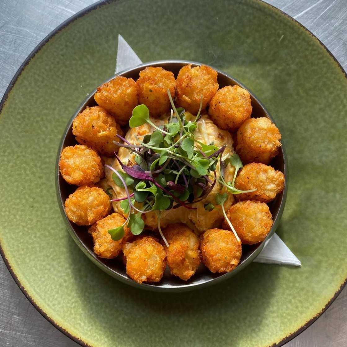 LHChicago's tweet photo. This tasty sharable dish is a must-try! Louisiana Crab Dip Β» Jumbo lump crab, cream cheese, Old Bay, tater tots. #BeIntrigued https://t.co/d8GGa6Q7JZ