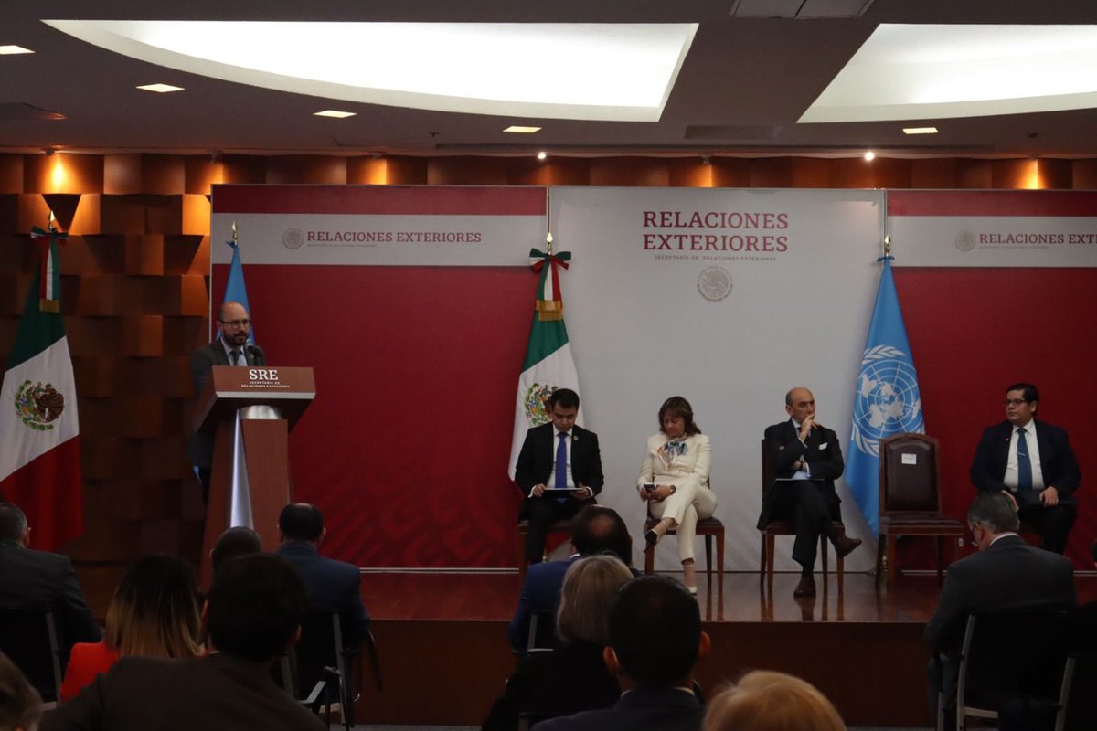 PNUD_Mexico's tweet photo. "Brindándoles acceso a toda la capacidad institucional de la Cancillería mexicana a través de un trabajo coordinado entre el #PNUD, la #DGIEG y las Representaciones de México en el Exterior" @CarlosCorZea https://t.co/JrrATqQPBk
