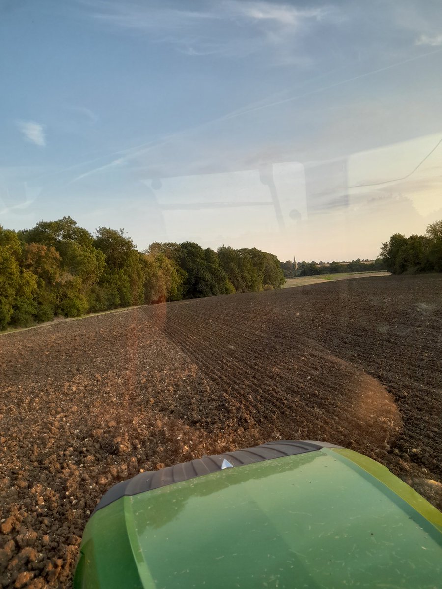 Lmillsy_135's tweet photo. #Oldfashioned touch in the current cycle of farming with a fitting view of Widford church over yonder! Ploughed, dried then a few mm 🌧 last night followed by a drying day& pulled down lovely this evening under a perfect #Autumn #cultivations sunset #caughtontime #happydays https://t.co/LIHpNmcl10