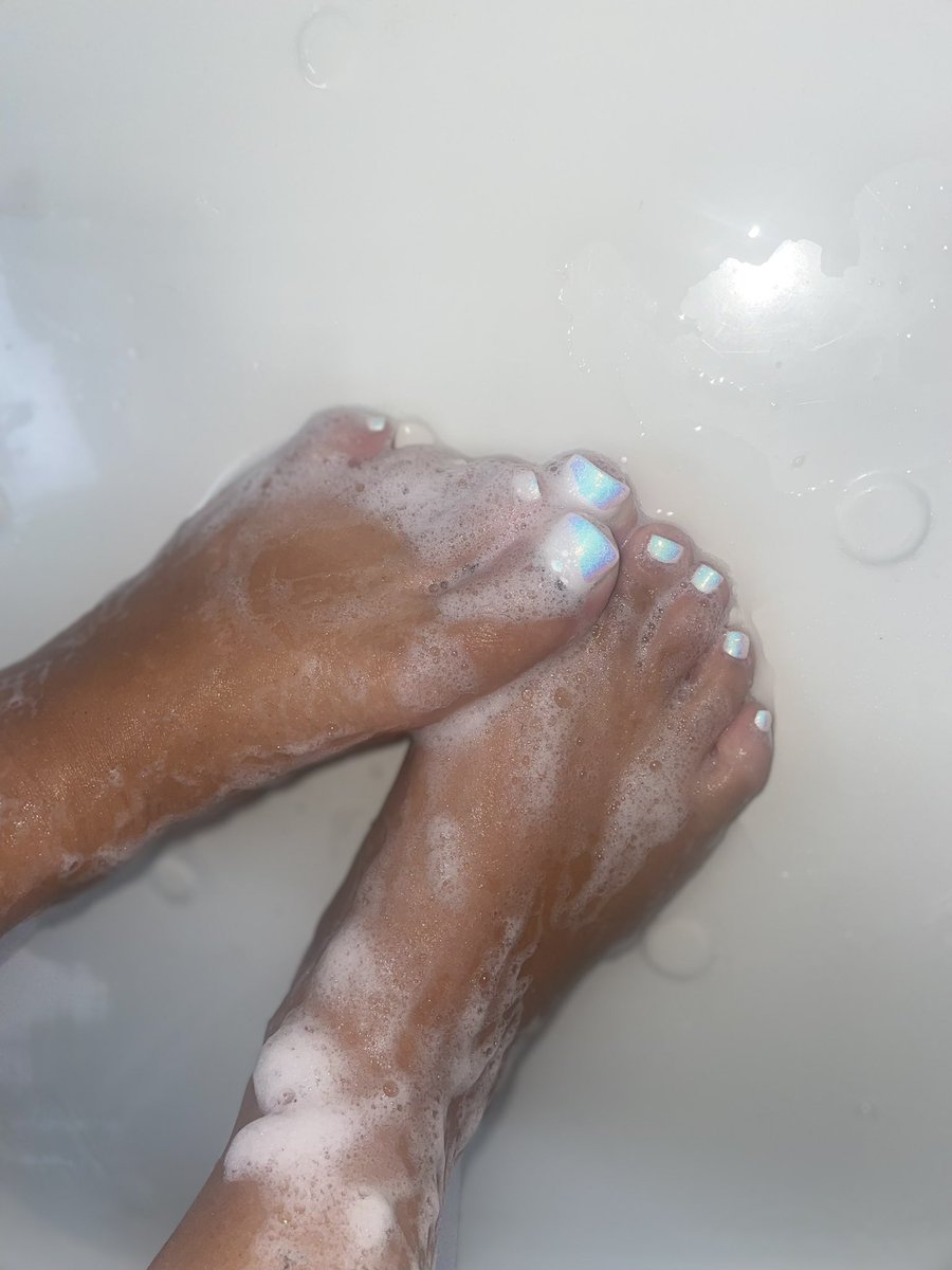 ITSCAMM_'s tweet photo. @Feetfinder @ frecklebabe https://t.co/BmbqICVf0q