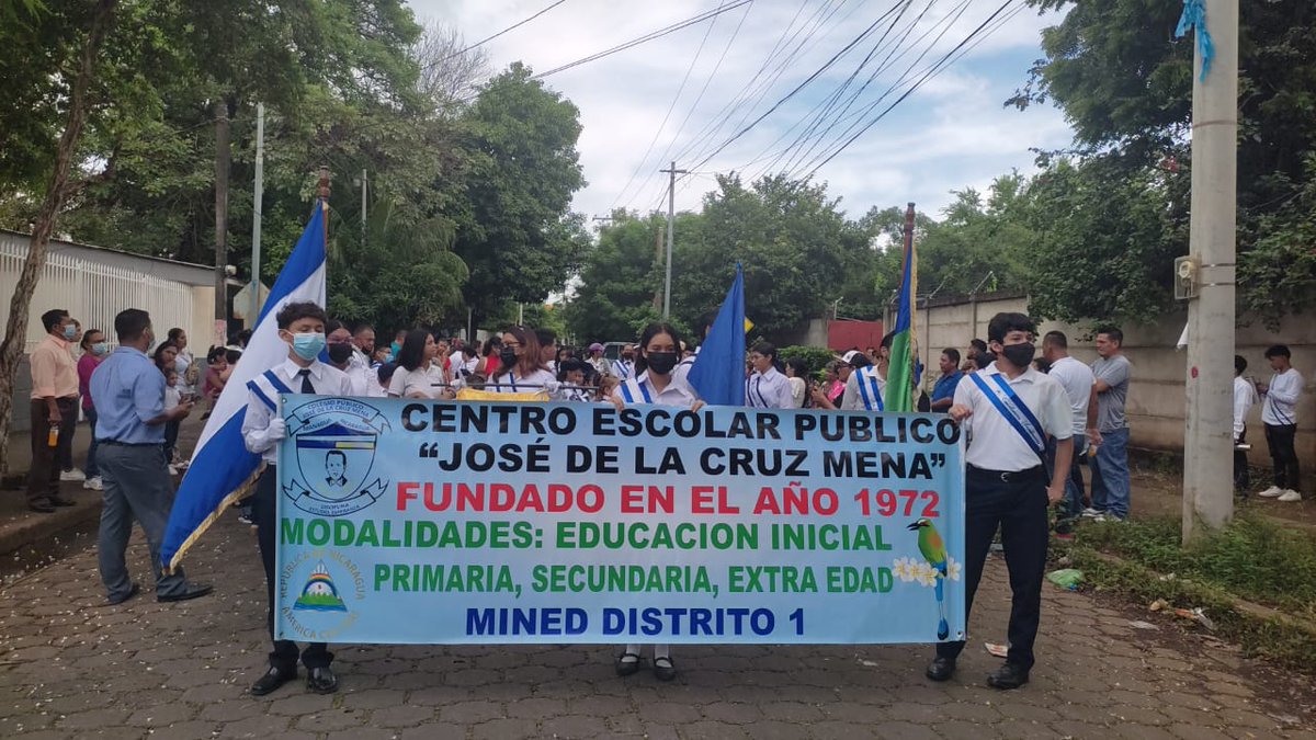 Estudiantes del Colegio José de la Cruz Mena, realizaron Desfile Patrio en el Barrio 14 de Junio, en Saludo al 166 Aniversario de la Batalla de San Jacinto
#Nicaragua 
#PatriaBenditaYLibre
#HayPatriaHayPaz 
<a href="/minedmanagua/">Ministerio De Educación Managua</a> <a href="/JS19JManagua/">JS19J Managua</a> <a href="/Justopastormai2/">Justopastormairena</a> <a href="/auranicaragua2/">aura</a> <a href="/Plomo19792/">PLOMO1979</a>