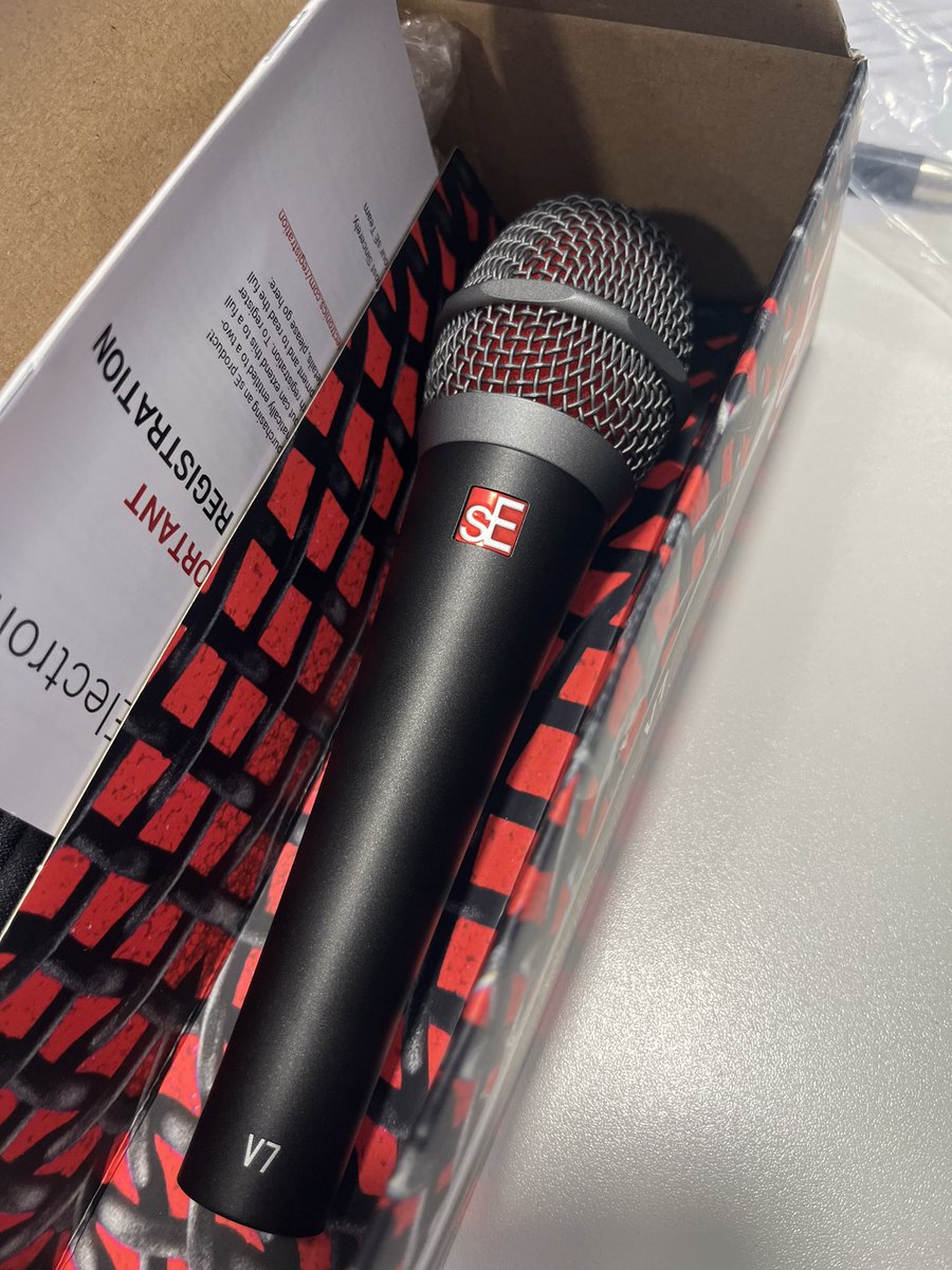 I FIGHT BEARS (@ifightbearsband) on Twitter photo Dan (vocals) “The V7 by <a href="/sE_Electronics/">sE Electronics</a> is the pinnacle of microphones, the clarity, the feel, the sound, it has the whole package!”
“Go and check out them out!” #seelectronics #vocals #ifightbears #microphone Dan (vocals) “The V7 by <a href="/sE_Electronics/">sE Electronics</a> is the pinnacle of microphones, the clarity, the feel, the sound, it has the whole package!”
“Go and check out them out!” #seelectronics #vocals #ifightbears #microphone