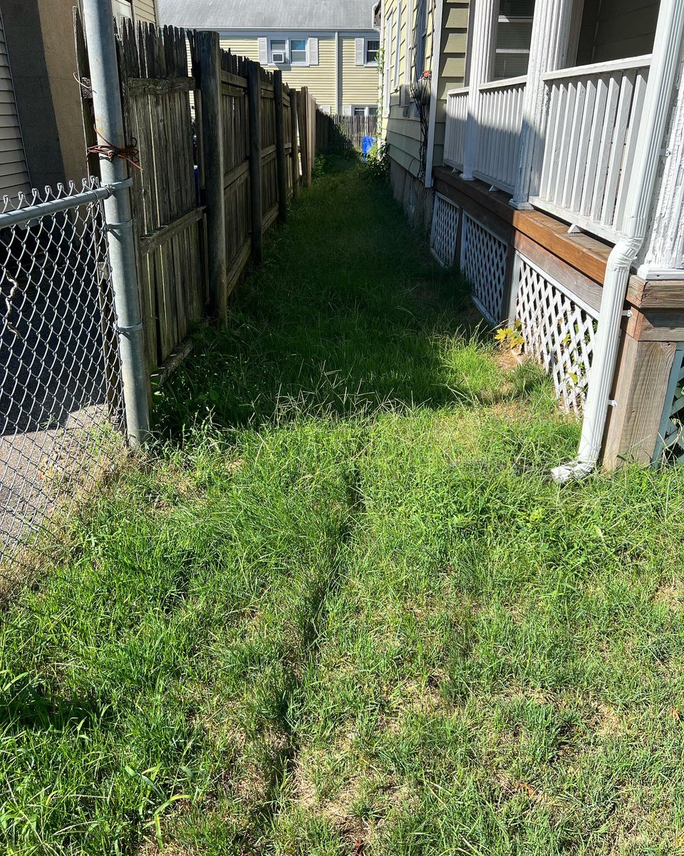 SnowBrosLLC's tweet photo. ALEXA 🗣 play
 (DJ Khaled GOD did)🎶🎶 😎We’re thrilled to serve our community, and putting in our maximum effort is mandatory. 😃☀️ #lawn #cleanup #mowing #bushtrimming #weedwacking #fairfeildcounty #norwalk #stamford #bridgeport #westport #snowbrosllc https://t.co/fxHaKlq1pZ