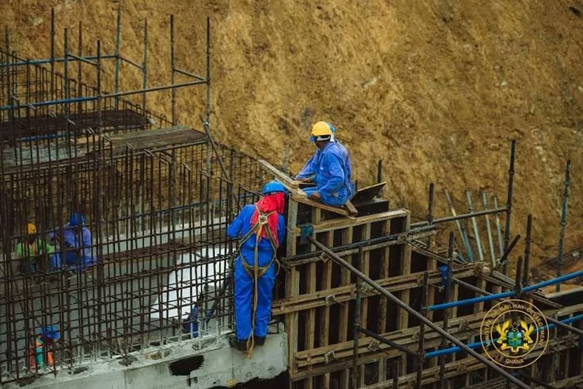 FINAL WORKS ON THE 97.6KM TEMA TO MPAKADAN RAILWAY NETWORK.
What the government of H.E Nana Addo Dankwa Akufo-Addo has done within the past five-year period in terms of the continuous expenditure on the railway is far more than the sixteen years of expenditure before.

#AkufoAddo