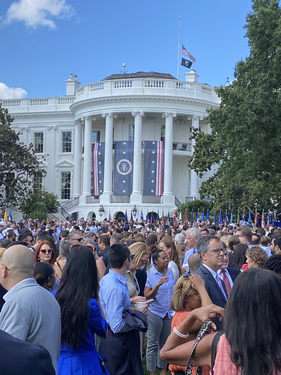 EarthEcho was invited to yesterday’s White House celebration on the passage of the Inflation Reduction Act. ODI’s Sarah Guy and EarthEcho Exec. Director Mia DeMezza both said “EarthEcho YLC!” when the President thanked all of the young people who tirelessly fought for this bill.