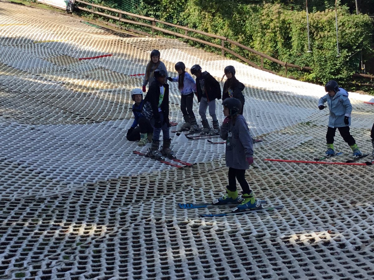 StPetersYearSix's tweet photo. Skiing on the dry slopes at the Mendip Centre!🎿⛷ https://t.co/BPnai4Zc2f