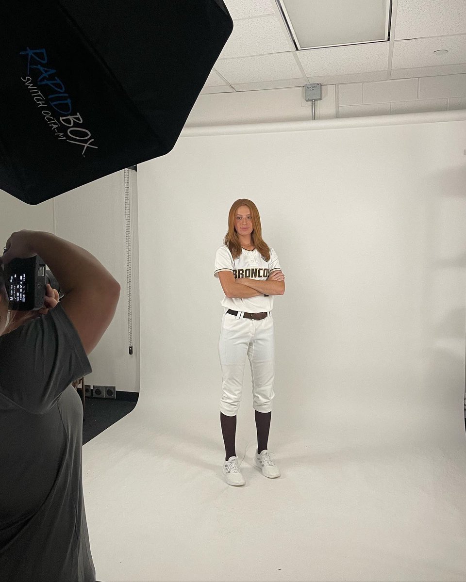 WMUSoftball's tweet photo. We love MEDIA DAY! Thank you Bronco Productions. (Stay tuned for the professional shots coming soon!) #BroncosReign 📸 https://t.co/a6bITEfnkU