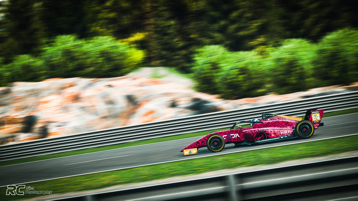 Unicorns of Love | Sim Racing 🦄 tweet media