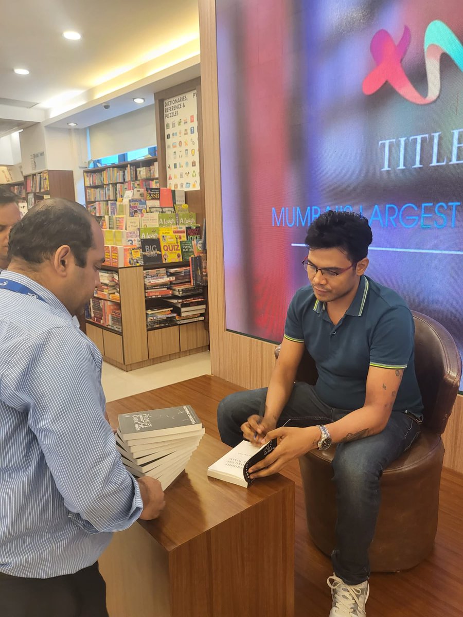 Our Bestselling Author at Title Waves Mumbai. #invincibleAuthors #invinciblefestival