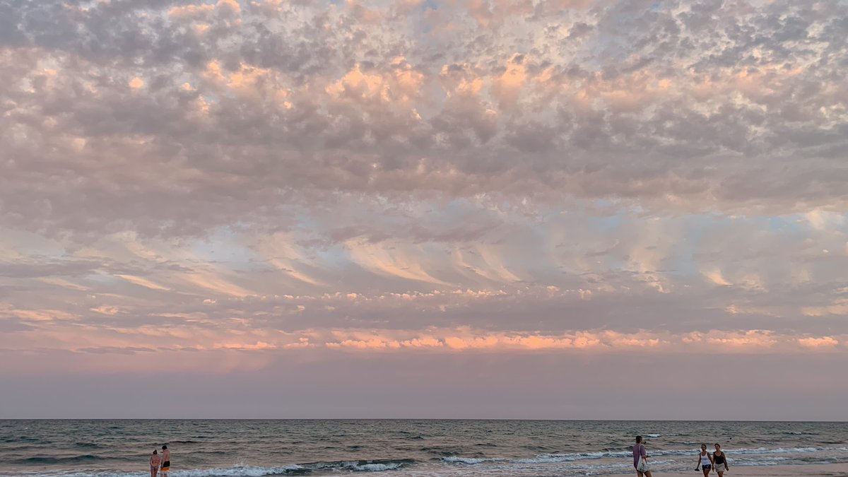 javinchin's tweet photo. En #playadesanjuan atardecer.

@tiempobrasero https://t.co/uIvsJVlync