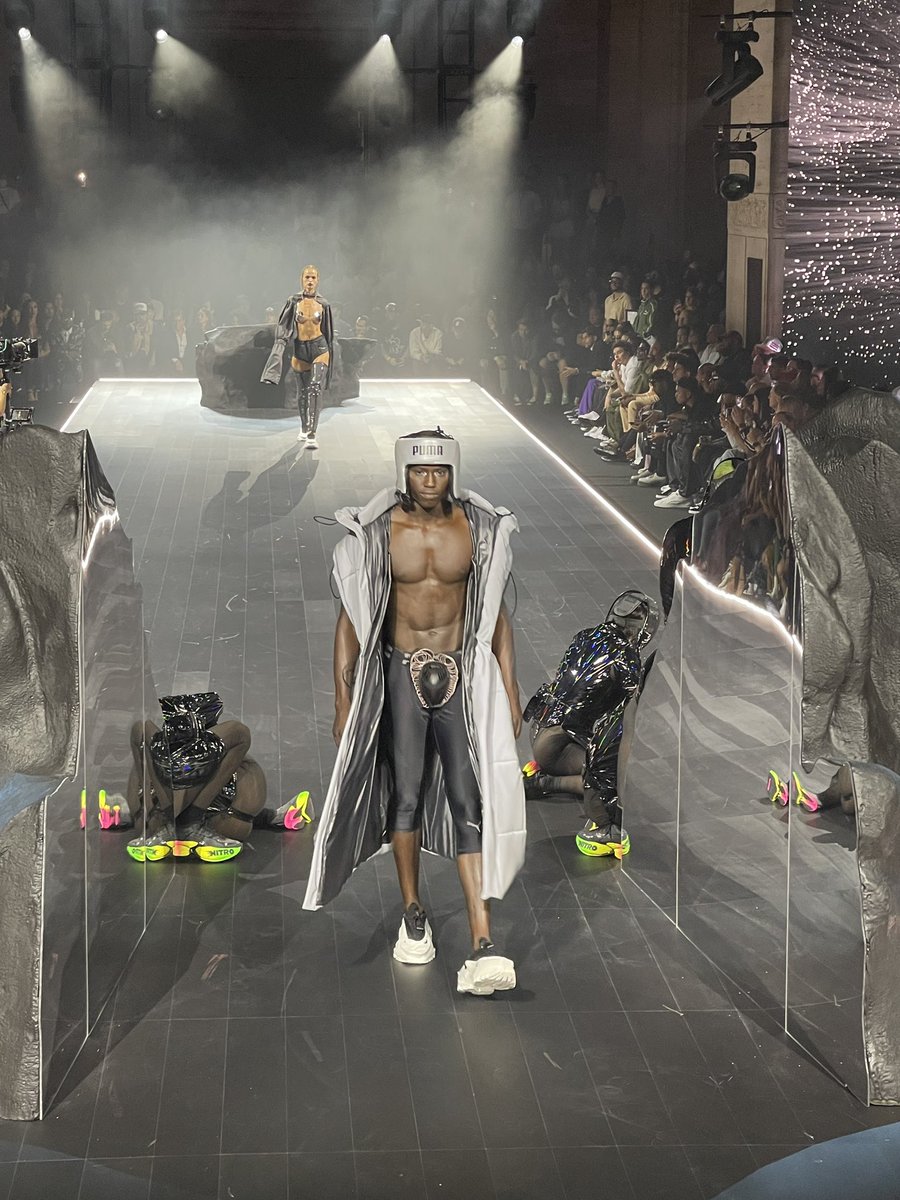KCDworldwide's tweet photo. FUTROGRADE. Past, present, and future. @puma #NYFW https://t.co/Wvb3r14J1Q