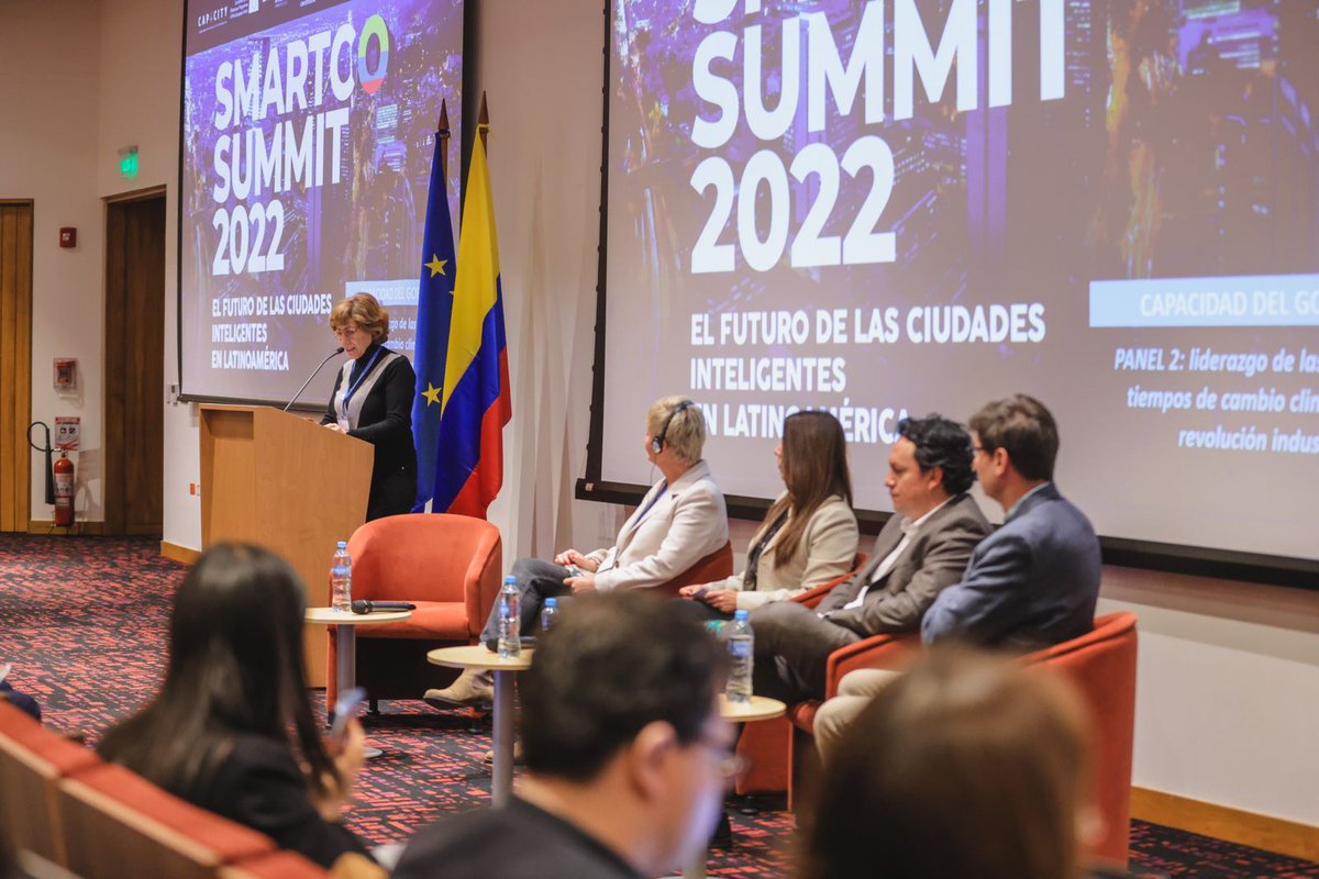 ProbogotaRegion's tweet photo. ¡Sigue el intercambio de ideas y experiencias en el #SmartcoSummit! [#Ahora] se adelanta el panel de expertos 'Datos en Ciudades Inteligentes', para contar cómo se mejora la calidad de vida de las comunidades a través de la analítica confiable, abierta y atractiva. 🖥️ https://t.co/Nbu8FSRAAK