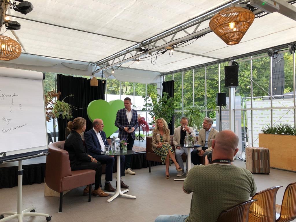 Het was een mooi ⁦<a href="/MVOwestland/">MVO Westland</a>⁩ 10 jr feest met dank aan⁦⁩ ⁦<a href="/Veenmanr/">Rob Veenman</a>⁩ ⁦<a href="/MohamedMokaddem/">Mohamed Mokaddem</a>⁩ ⁦<a href="/aukeblaauwbroek/">Auke Blaauwbroek</a>⁩ ⁦<a href="/VNONCWWest/">VNO-NCW West</a>⁩  ⁦<a href="/mkbwestland/">MKB Westland</a>⁩ ⁦<a href="/GlastuinbouwWL/">Glastuinbouw Westland</a>⁩ ⁦⁩ ⁦⁩ ⁦<a href="/GemWestland/">Gemeente Westland</a>⁩ e.a. en we gaan door!