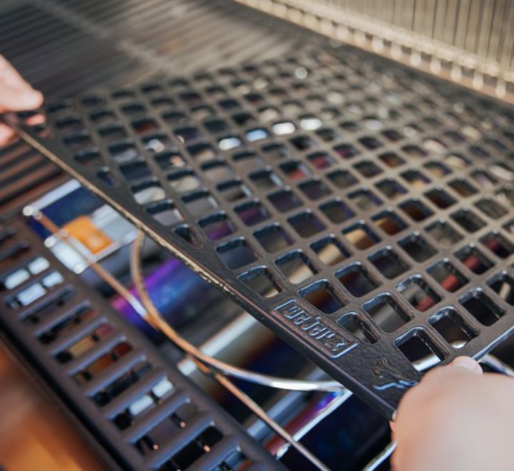 👨‍🍳 Marca, asa, saltea, cocina al vapor, tuesta, hornea, ¡y mucho más! Con nuestro nuevo sistema WEBER CRAFTED Gourmet BBQ System, puedes cocinar lo que te imagines, justo donde quieres estar: al aire libre. 🔥😋  #BarbacoaSevilla #Weber #WeberCrafted #barbacoa #bbq #grill