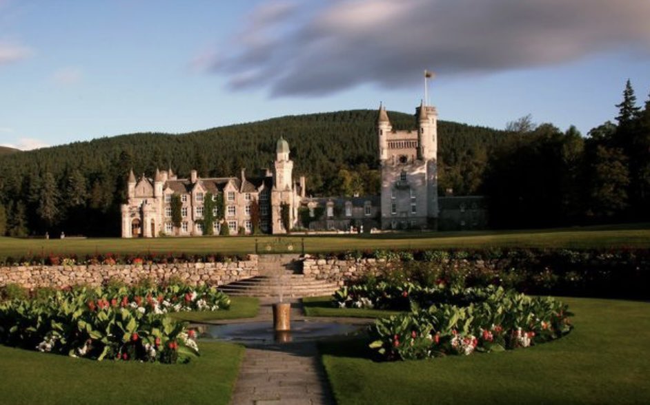 JudithFullerton's tweet photo. The romantic in me makes me would love to think the Queen is not really in London. Instead she’s been secretly buried along with her husband at Balmoral - her favourite place. https://t.co/8LUgb04ZcM