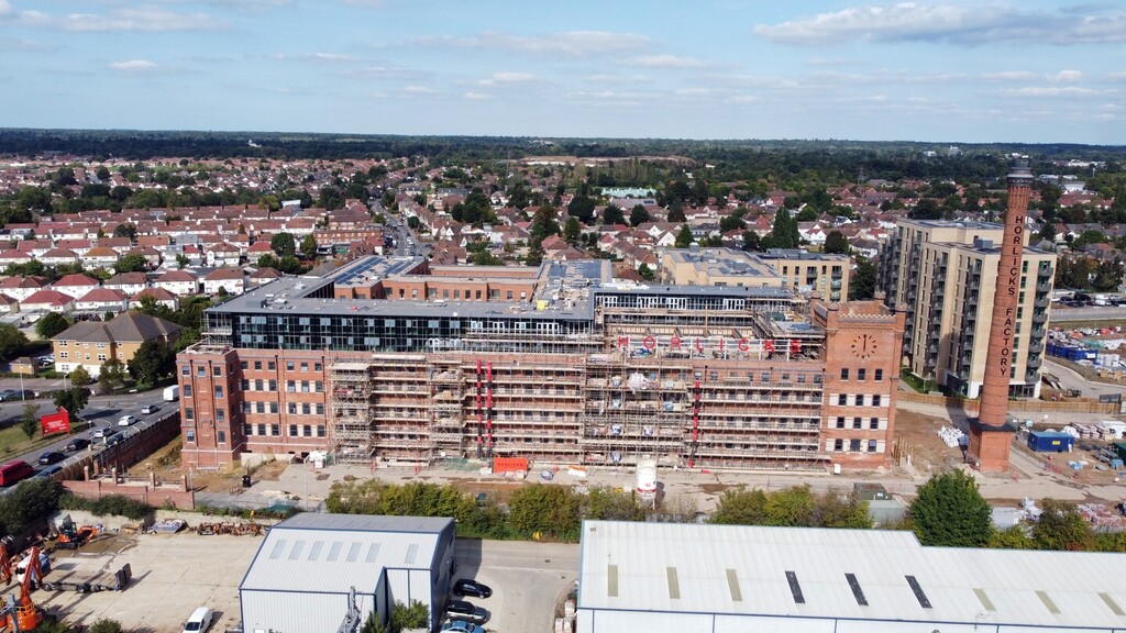 markdenholm's tweet photo. #Slough by #drone part 1 including #HorlicksFactory #SloughRailwayStation and more #DJI #DJIMini2 #DronePhotography https://t.co/uWCHrbhdw7 https://t.co/2wghyMPda1