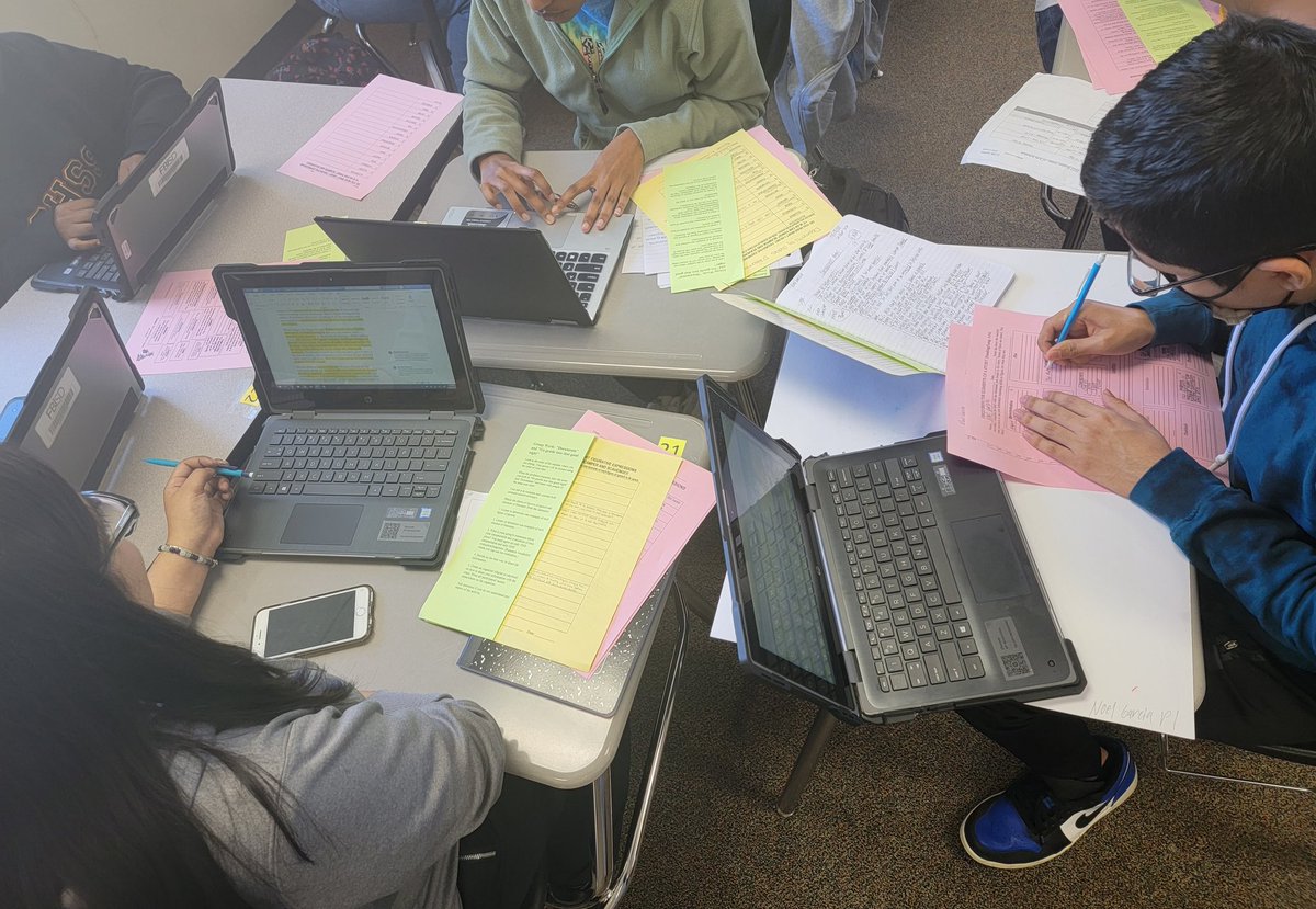 FrancesOhanenye's tweet photo. @WeAreHCCS @mighty_stampede #HCCslo (#studentlearningoutcome): #Demonstrate #knowledge of #collaborative #researchprocesses using #CharlesD'Ambrosio's "Documents" and #RogerEbert's "#GoGentleintothatgoodnight" in a #comparative #analysis @ebertchicago @ebertvoices https://t.co/zWWCIcC5Vq