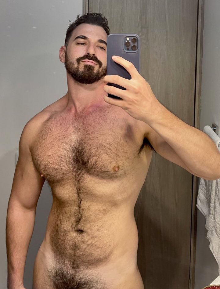 THICKmacho_2's tweet photo. Looking for a gym buddy who will watch my back 👀 https://t.co/r75A9KqWW9