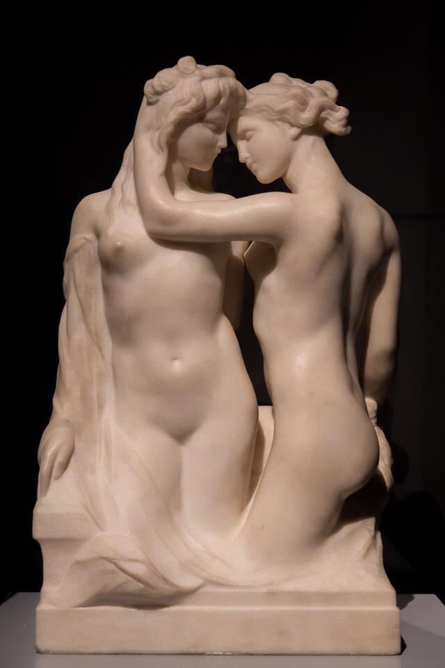 "El amor mueve el sol y a las estrellas".

Dante Alighieri

⛏Victor Rousseau, “El secreto” (1916). Musée Fin-de-siècle (Bruselas)