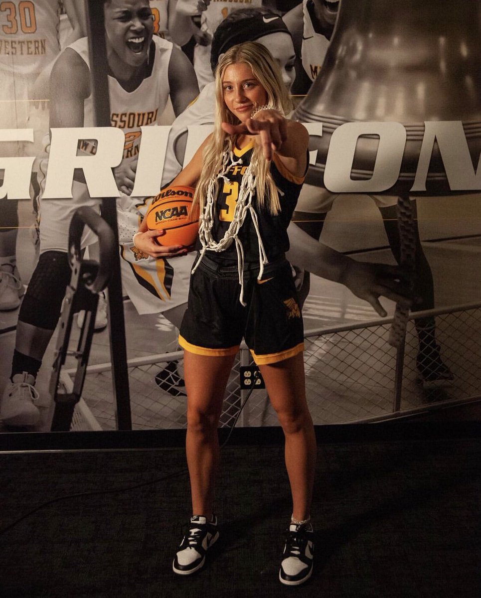 Per her Instagram!

Benton Senior Kelsey Johnson has officially committed to play for coach Candi Whitaker and <a href="/GriffonWBB/">Missouri Western Women’s Basketball</a> 

Johnson was a first team all conference selection a season ago and is one of the top players in the city!