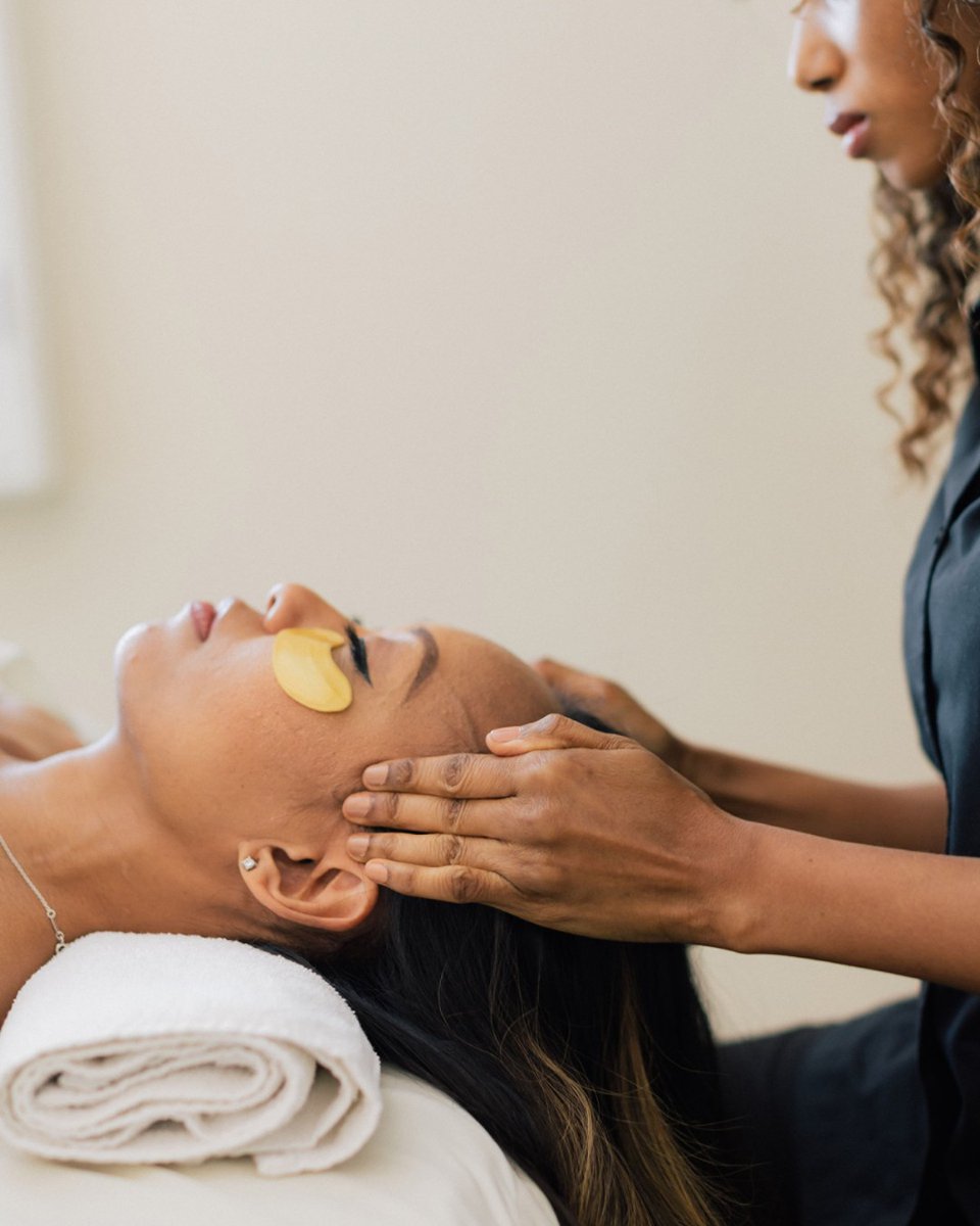 FSToronto's tweet image. Escape the hustle and bustle and enjoy a day of serenity at our Forbes Five-Star Spa. Visit the link below to explore the Spa menu and secure your appointment. #FSToronto #FourSeasons #FSSpa #FSWellness #BloorYorkville

bit.ly/3rSo0rB