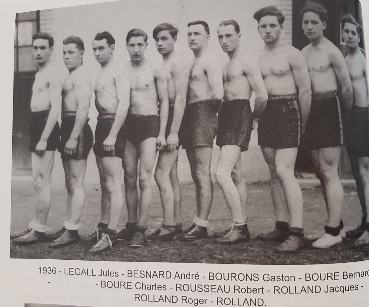 Charles Bouré, mon grand-père, boxeur au stade lavallois en 1939 à 15 ans.
Les sports de combat semblent dans les gènes 🥊
Sources : stade lavallois, mémoires de la section boxe anglaise par Yves Chaumont