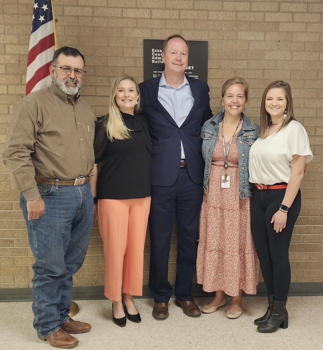 Ector/Midland County Agents get to have a meeting with the Director of Texas A&amp;M AgriLIFE Extension- Dr. Rick Avery ⁦<a href="/averyrick/">Rick Avery</a>⁩ ⁦<a href="/AgriLife/">Texas A&M AgriLife</a>⁩ ⁦<a href="/txextension/">Texas A&M AgriLife Extension Service</a>⁩
