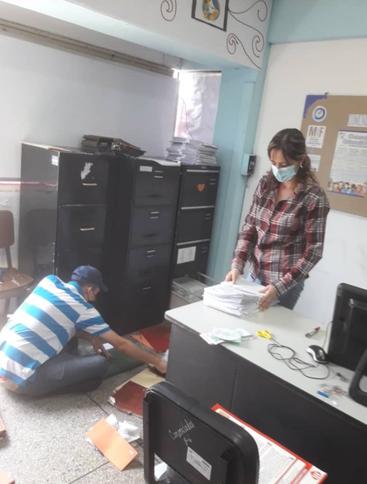 13 Sept. Desde la División de Comunidades Educativas Coordinación Comunidades Consejos Educativos ZET Piso 2 Se Realizó Organización de archivos Consejos Educativos Año Escolar  2021-2022 y CEAP 2018 - 2021 previo al Año Escolar 2023-2022.