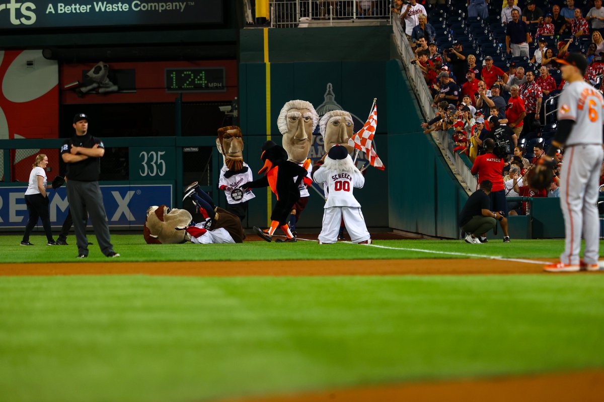 OrioleBird tweet picture