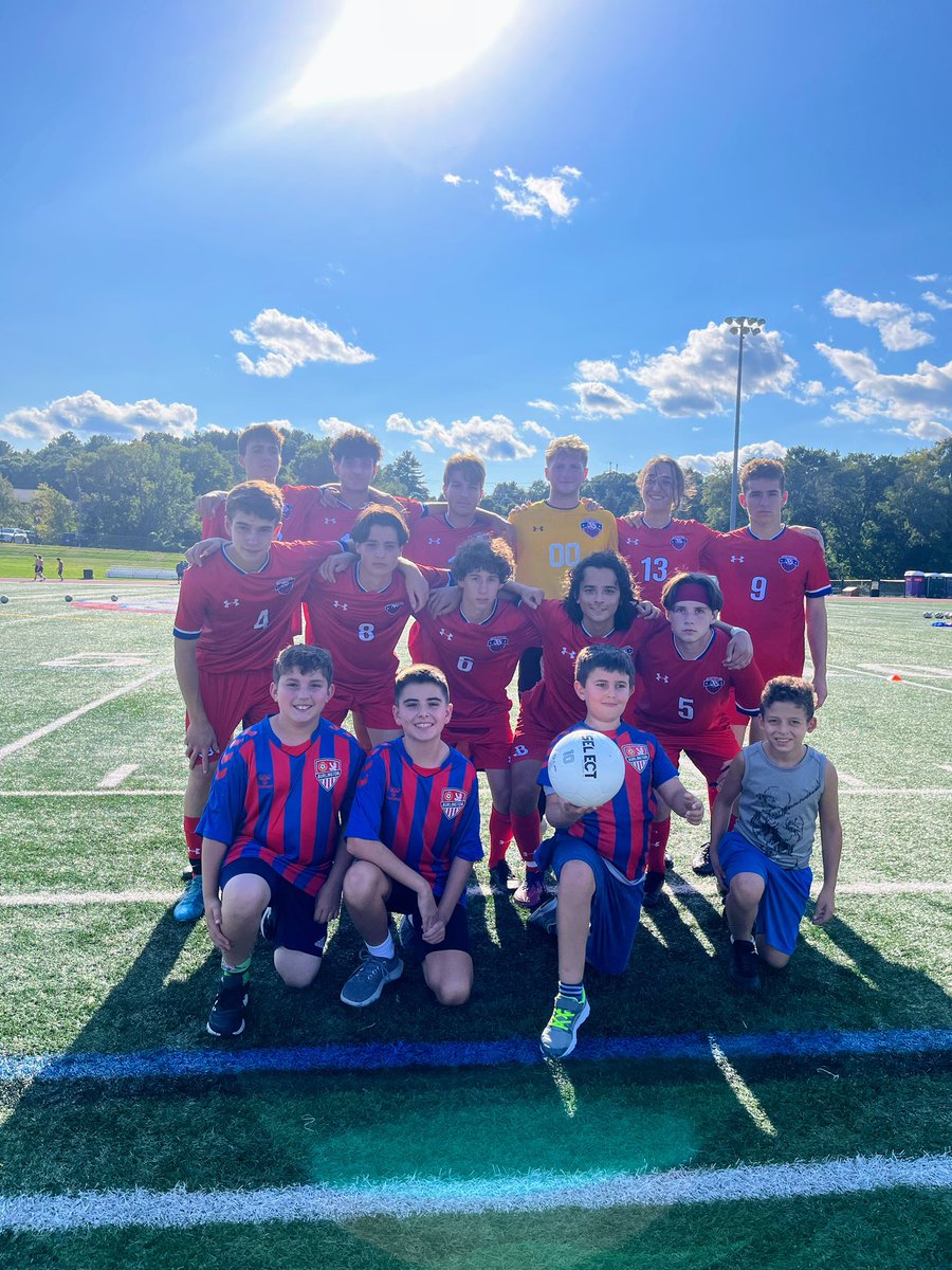 _RedDevilSoccer's tweet photo. BYSA Sideline assistants with todays starting 11. Thank you for your support! #LilDevs #BigDevs #RollDevs https://t.co/uyoDjj5zLx