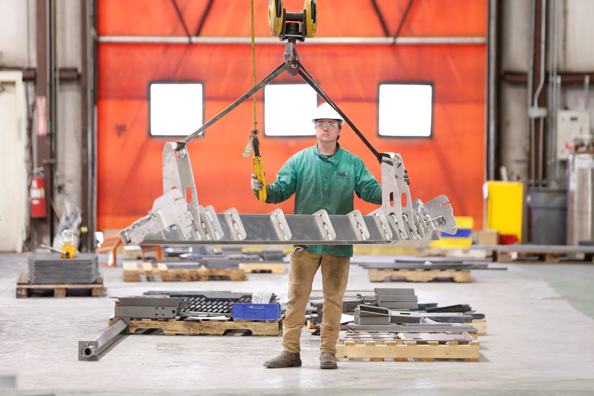 HAYTI, SOUTH DAKOTA-Laser North is hiring Manufacturing Operators &amp; Technicians. Will train those w/excellent work ethic. WHAT WE OFFER: $17.50-$26/hr, weekly paycheck, medical, prescription drug &amp; dental insurance, 401(k) &amp; more. Learn more/apply at lasernorth.hirescore.com